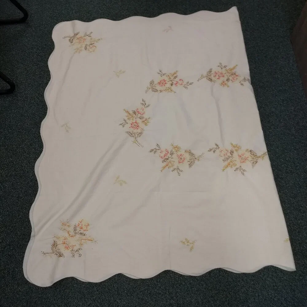 Vintage Handmade Cross Stitch Floral Table Cloth Rectangle Scallop Edge Holiday